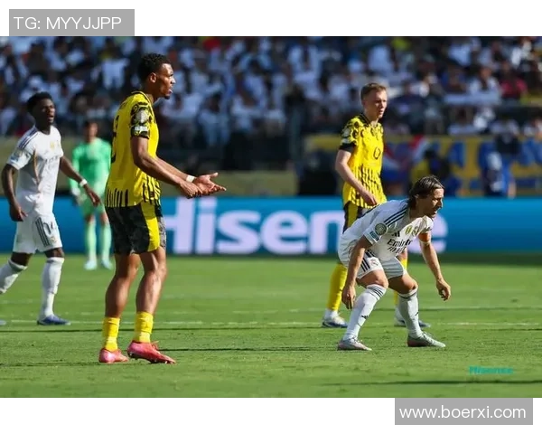 皇马友谊赛大胜多特蒙德四球狂潮引发全场欢呼